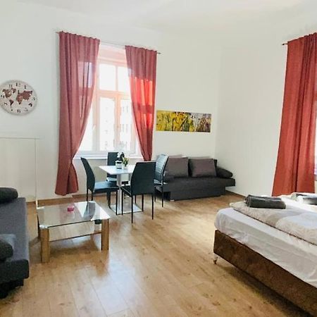 Deluxe Quad Room Dw Vienna Exterior photo
