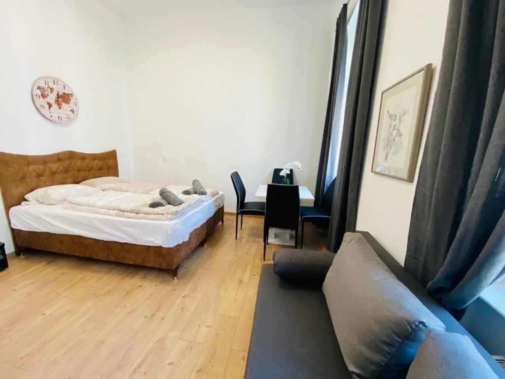 Deluxe Quad Room Dw Vienna Exterior photo