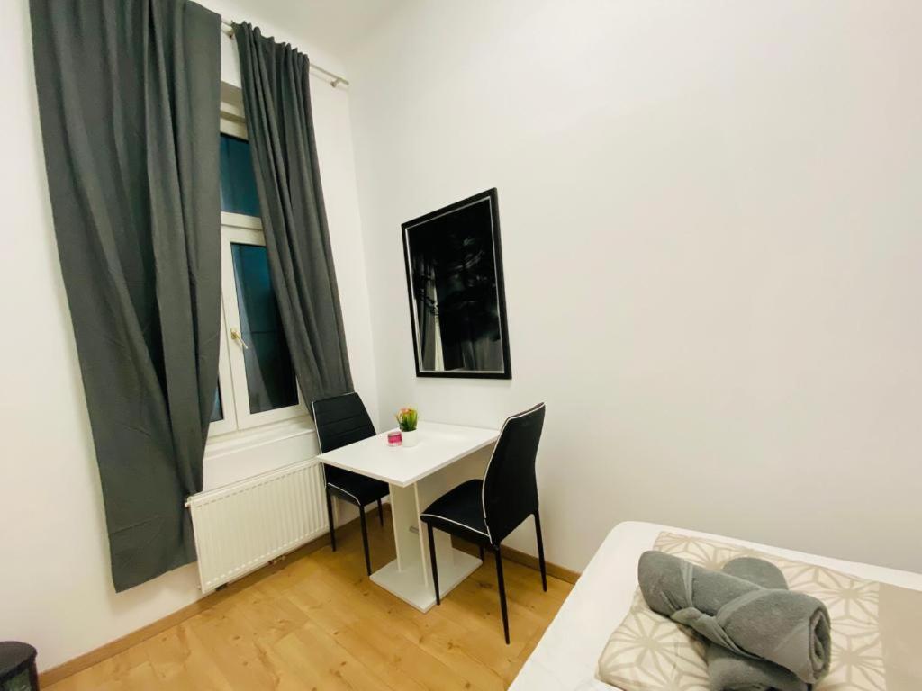 Deluxe Quad Room Dw Vienna Exterior photo