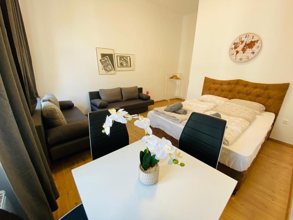Deluxe Quad Room Dw Vienna Exterior photo